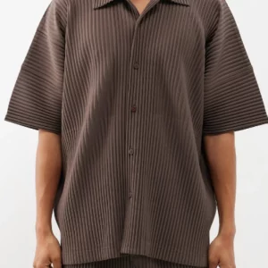 pleated-shirt-coffee