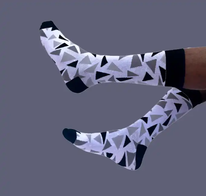 Circles-to-Triangles-geometry-socks