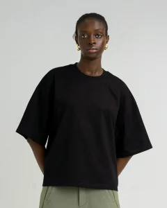everyday-boxy-tee-black-oversized-minimal-t-shirt