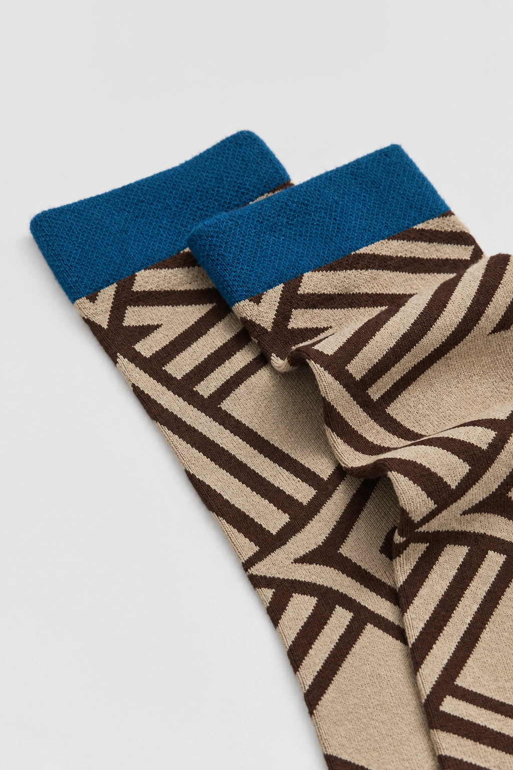 cocoa-circuit-pattern-parade-socks-collection
