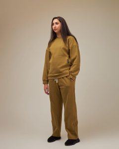 ease-crewneck